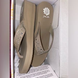 Yellow Box Women's Africa Wedge Flip Flop- BRAND NEW ✨🩴